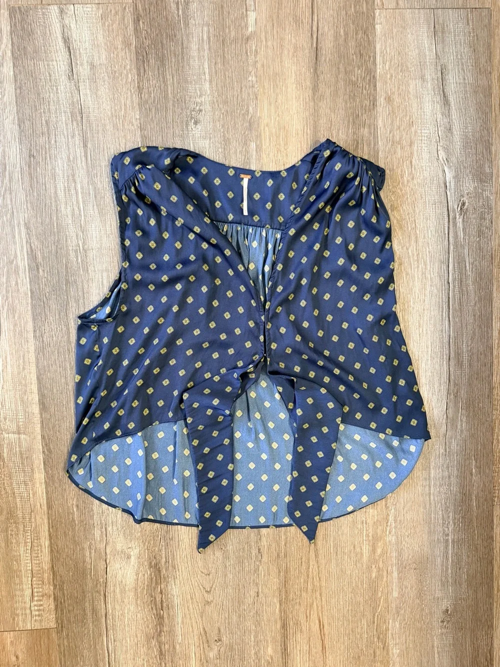 FREE PEOPLE Navy Blue Patterned Tie-Front Tblouse